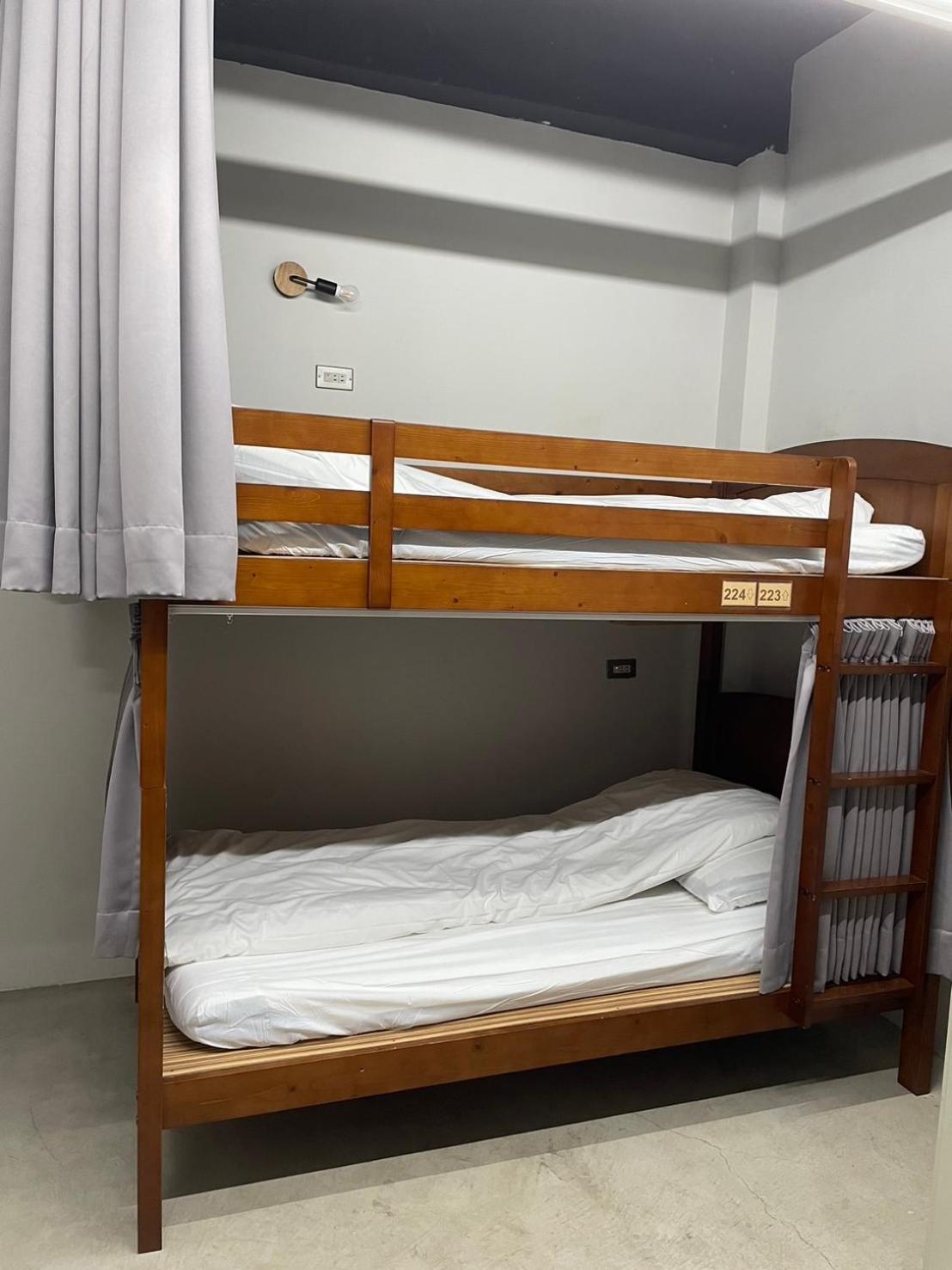Dan Hostel丹居青旅 Taipei Bagian luar foto