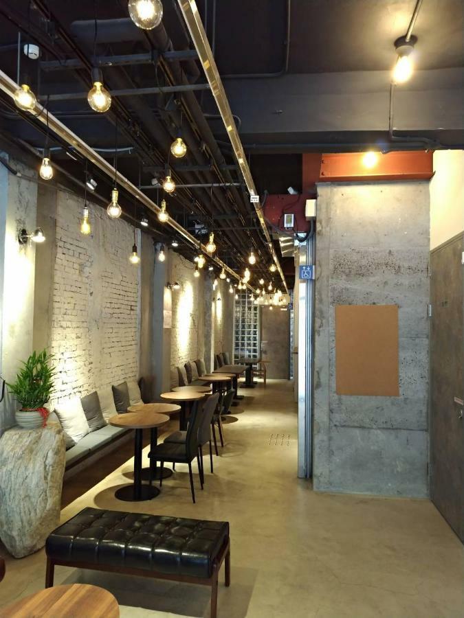 Dan Hostel丹居青旅 Taipei Bagian luar foto
